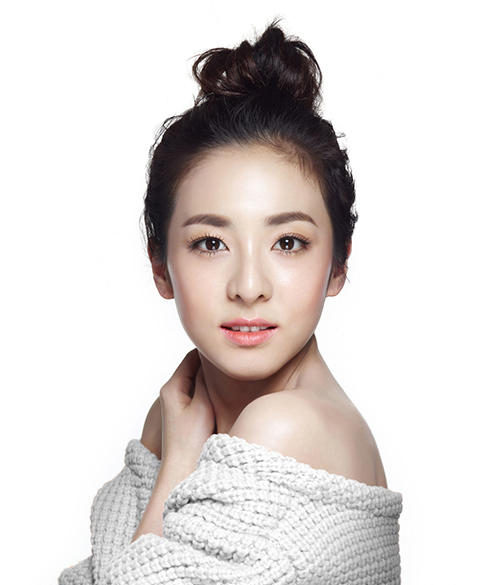 朴山多拉(sandara park),韩国女歌手,ygfamily的一员.