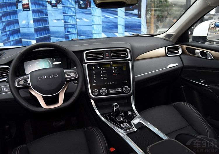 涨姿势！玩转各种“花式装备”，年底新车王牌非它莫属？