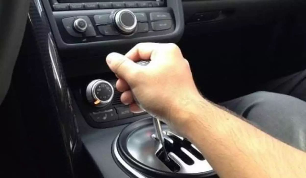 这十种人开车上路就是添堵！你是属于哪一种？