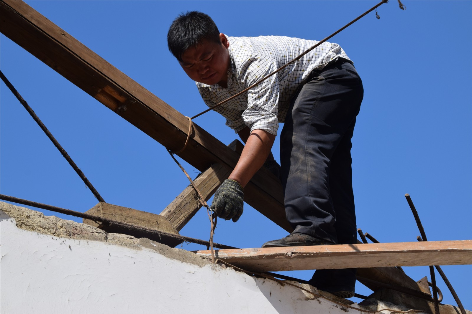 安装工接错电话守承诺 误工一天赔3000