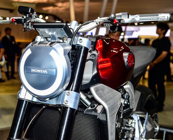 2017东京车展本田摩托车展出全新cafe racer concept配四缸引擎
