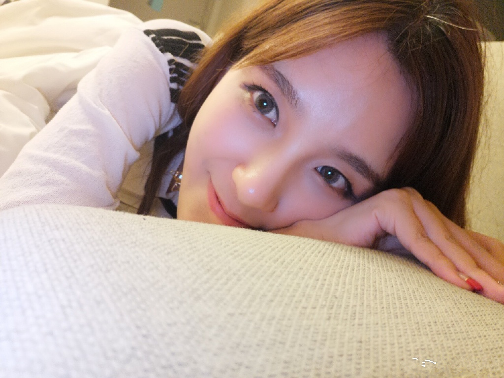 rita小姐姐晒浴室自拍照自信撩汉 奈何网友只想要一张门票
