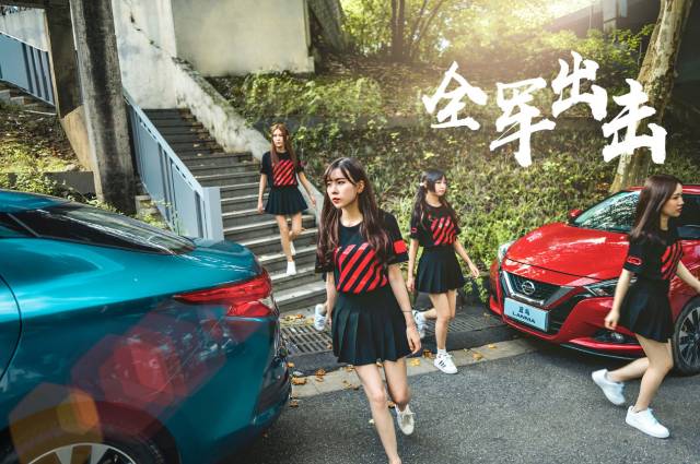 王者荣耀新玩法：电竞女神开着蓝鸟能轻松带你上分…