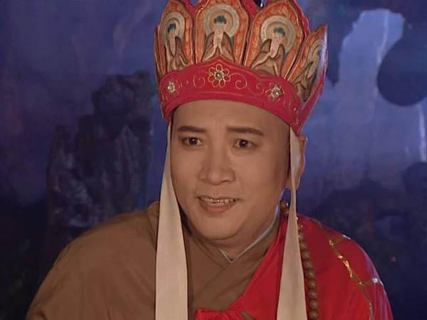 "六耳猕猴假扮悟空给唐僧找来水,"师父,你喝一口.