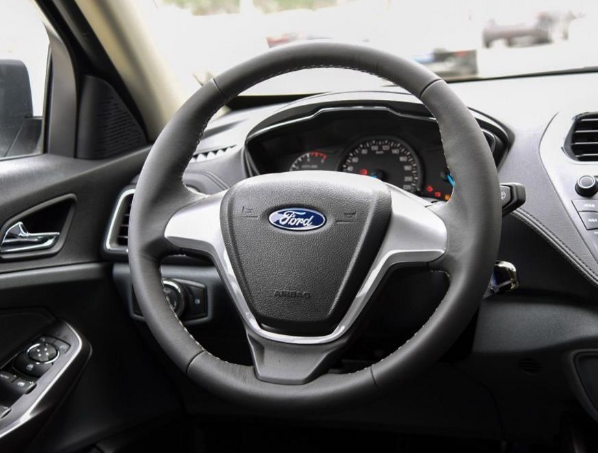 10万代步优选的实惠型！福睿斯销量确实不错，可惜唯独油耗是问题