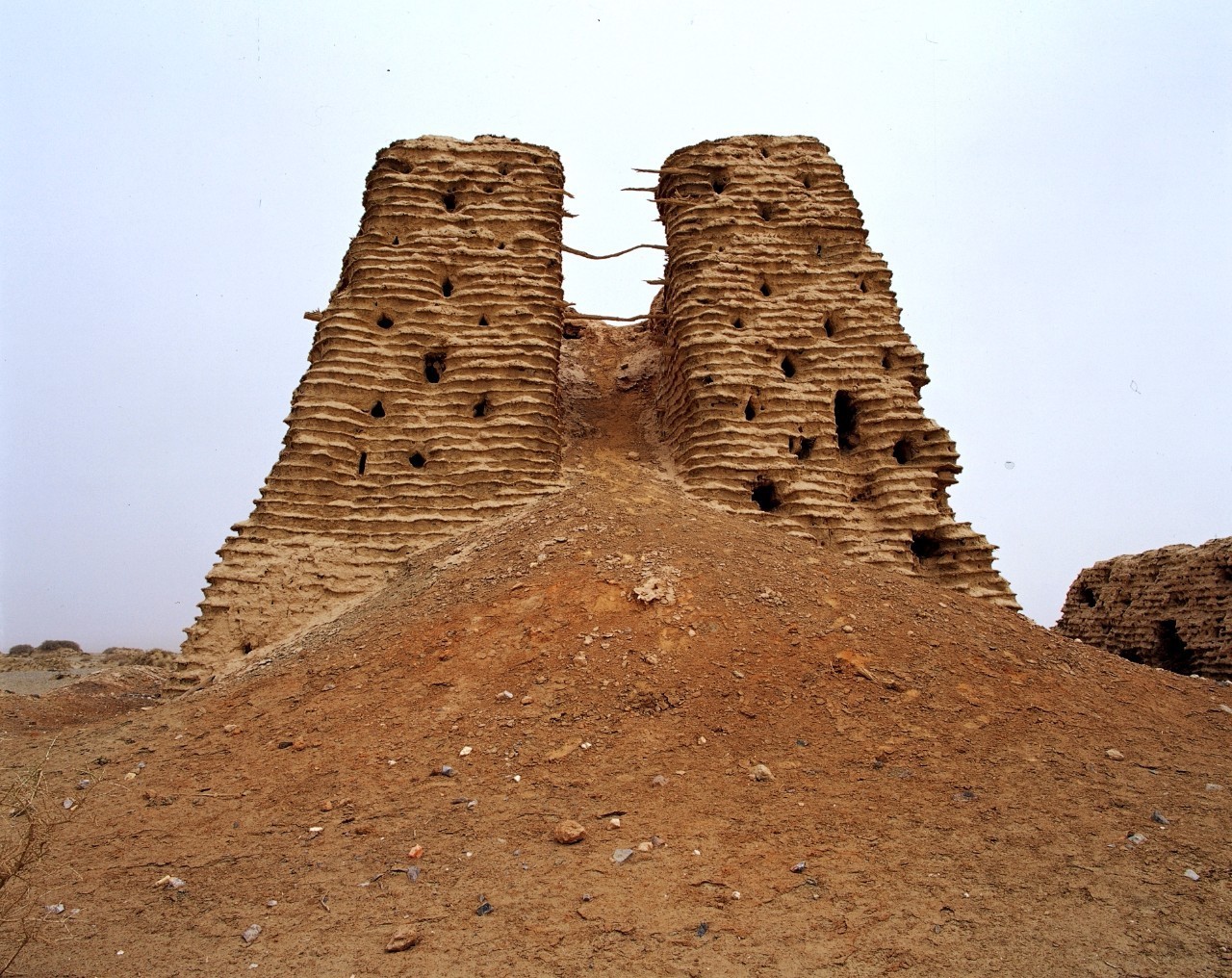 且末,小宛,精绝(尼雅)诸国到东汉中期已基本统一塔里木盆地东南部楼兰