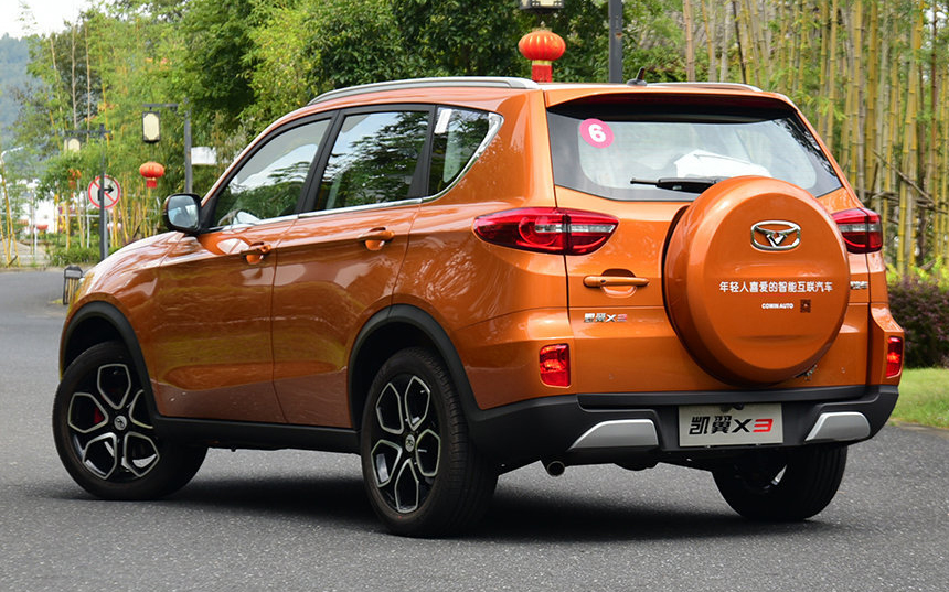 自带外挂"小书包"内饰十寸屏,6万多就能买到这款国产全能suv