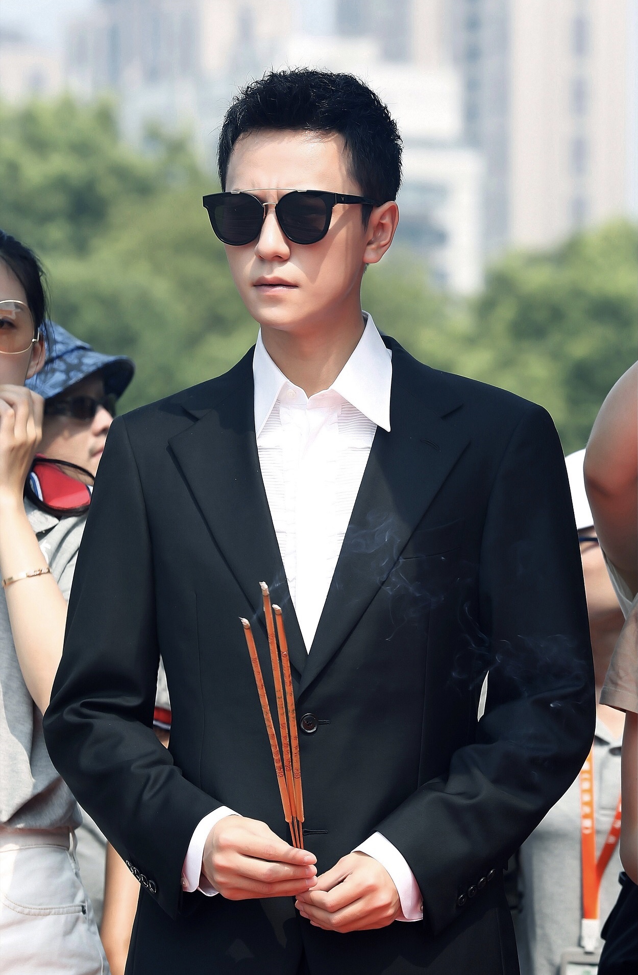 秦俊杰很有可能成为欢瑞一哥,和杨紫的恋情只