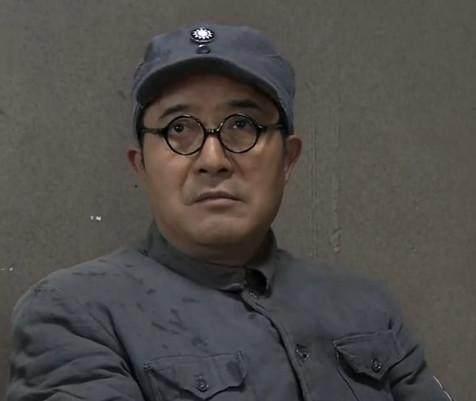 两版亮剑八路军师长时期的刘伯承旅长往上是师长,剧中李云龙所属是