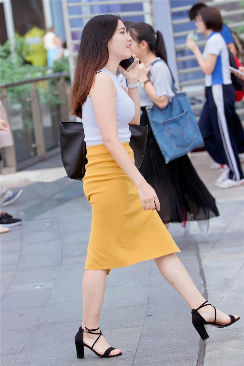 路人街拍,微胖女人丰满有料