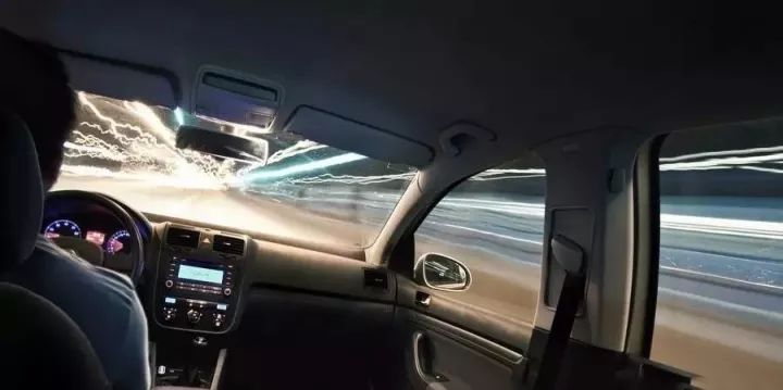 堵车严重的时候记得关闭这个功能，不然到时候你后悔都来不及