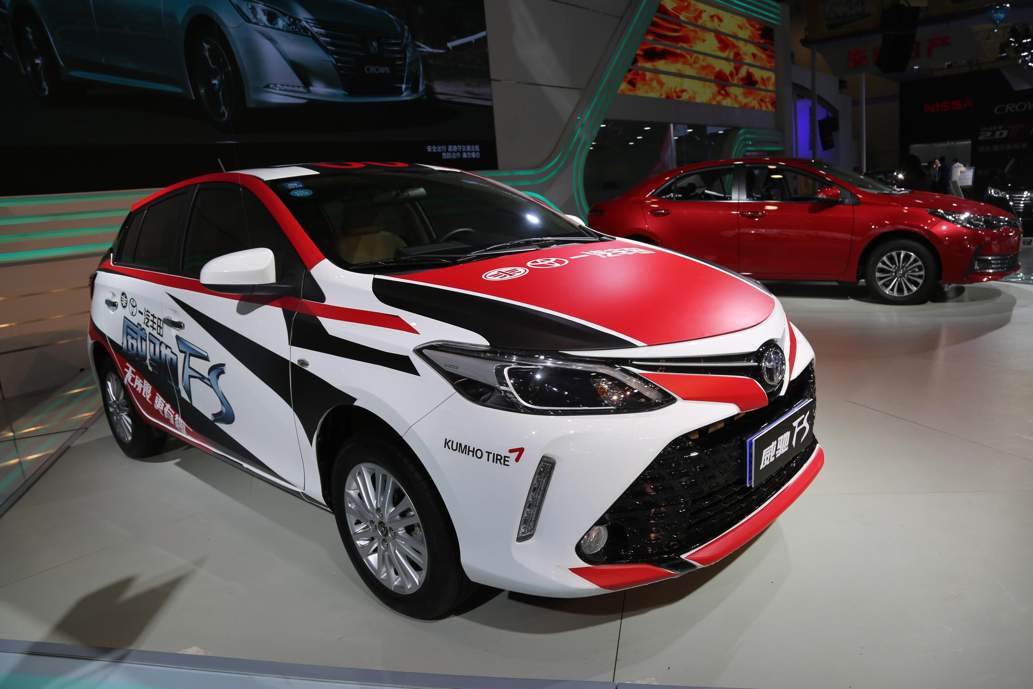 一汽丰田威驰fs8万级别人气两厢车车展实拍