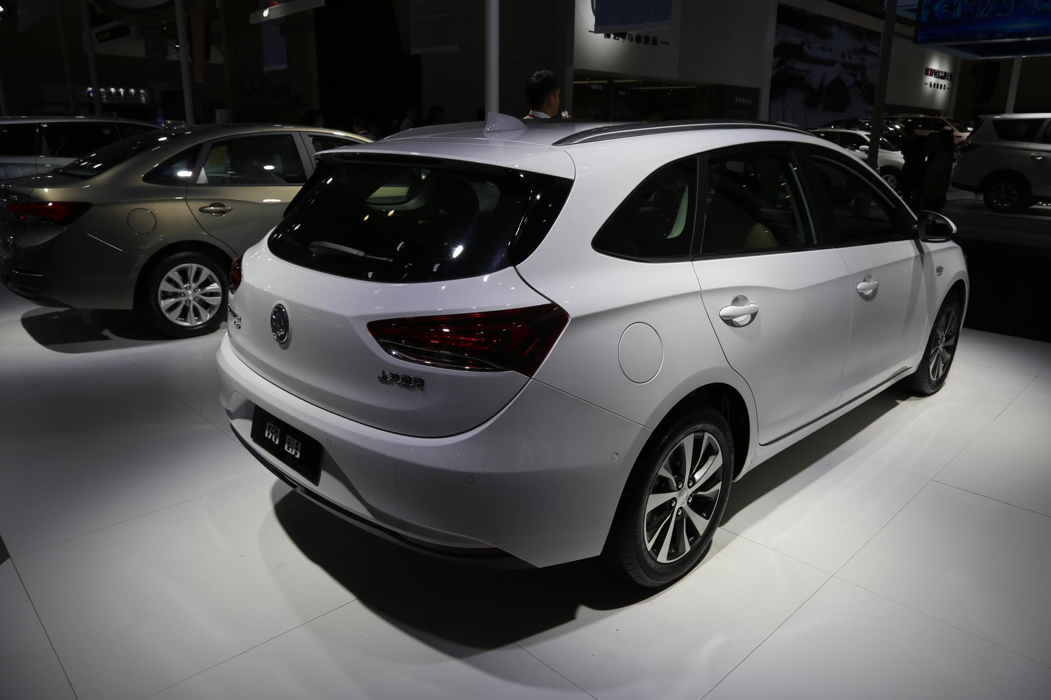 别克阅朗,12万级别多功能旅行车,车展实拍!