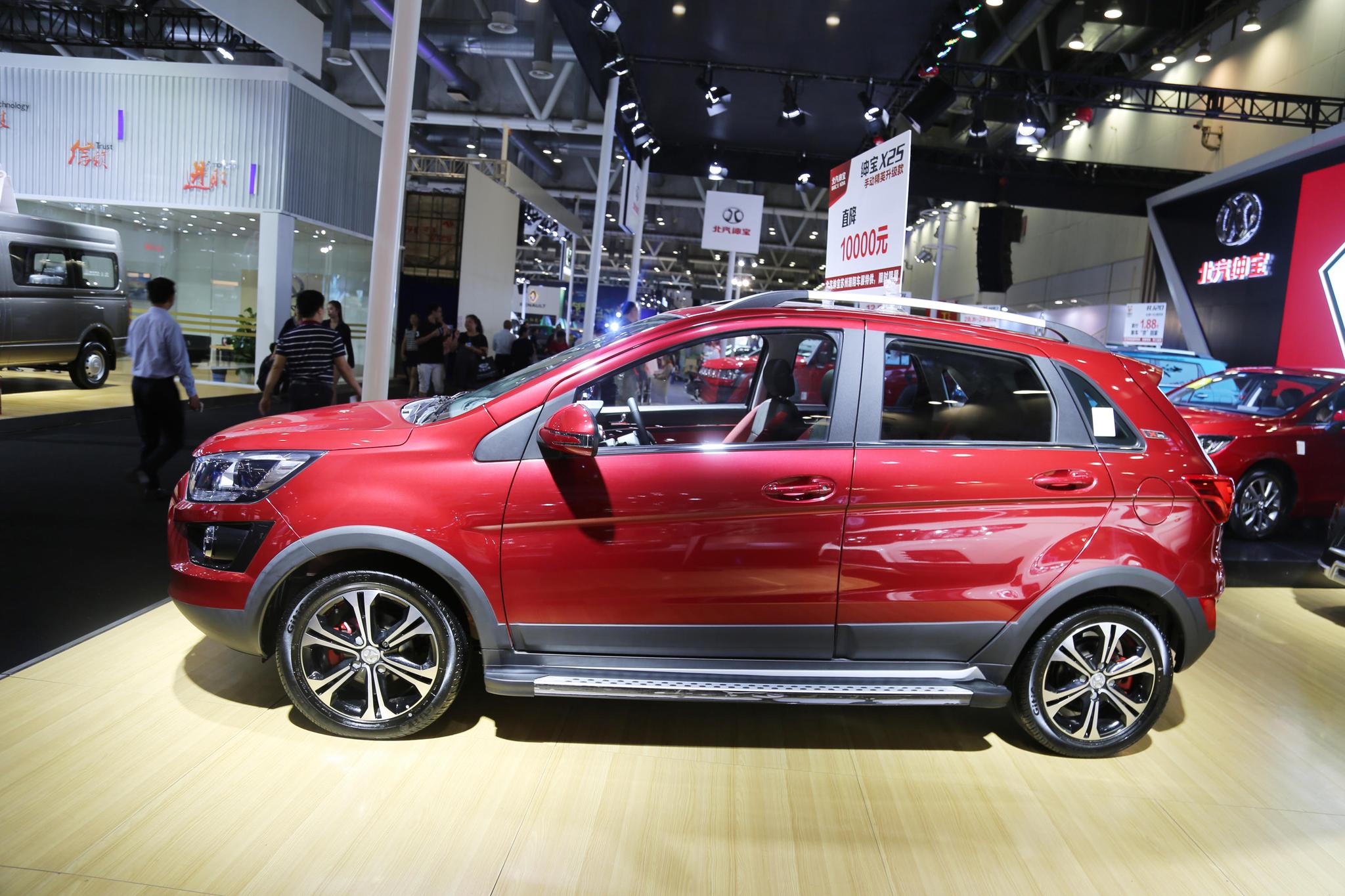 北汽绅宝x25,6万级别小型城市suv,车展实拍!