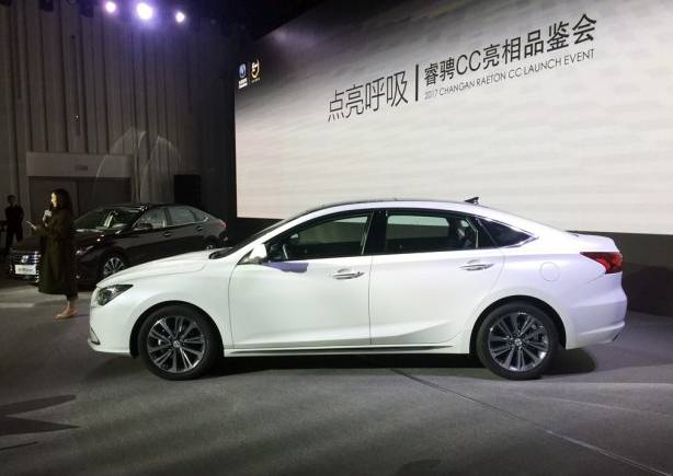 国产车集体发威！最美长安车惊艳亮相，汉腾X5、海马S5新车上市