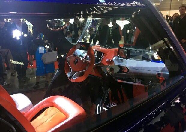 你见过摩托车版的皮卡吗？方向盘在中间！不愧是雅马哈的作品