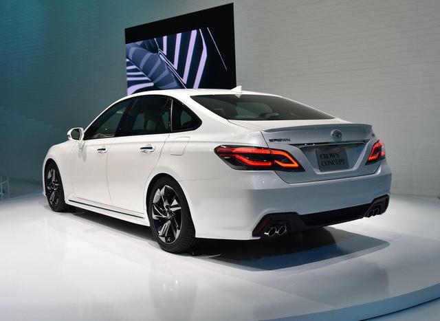 第十五代皇冠再次亮相！TNGA架构首款后驱车型，但让人叹息