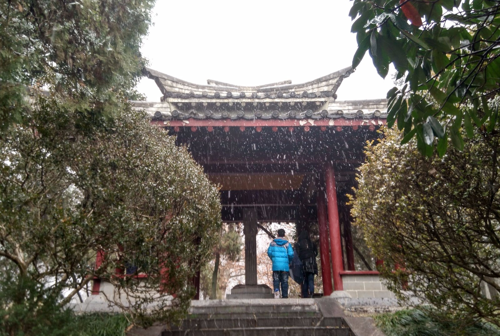 为衣冠冢,现存墓冢,张辽陈列馆,逍遥阁和渡津桥