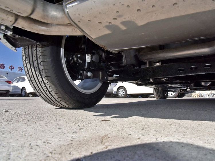 新款昂克赛拉曝光 减配后悬架！难道研发费用都用在了设计上？