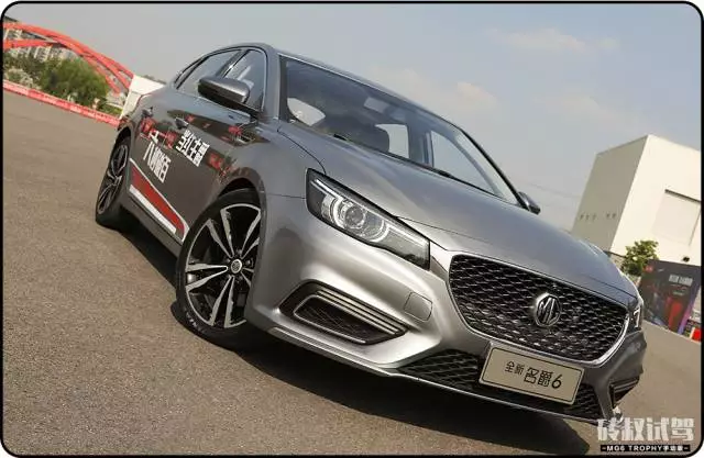 【试驾】666！这台国产最强1.6T轿车，加速性能秒杀GTI！