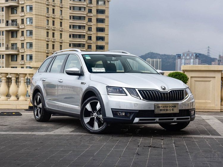 新款昂克赛拉曝光 减配后悬架！难道研发费用都用在了设计上？