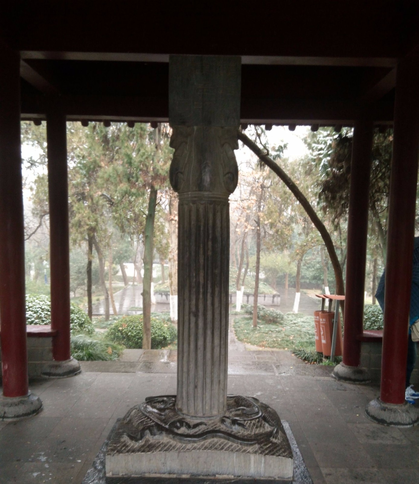 为衣冠冢,现存墓冢,张辽陈列馆,逍遥阁和渡津桥