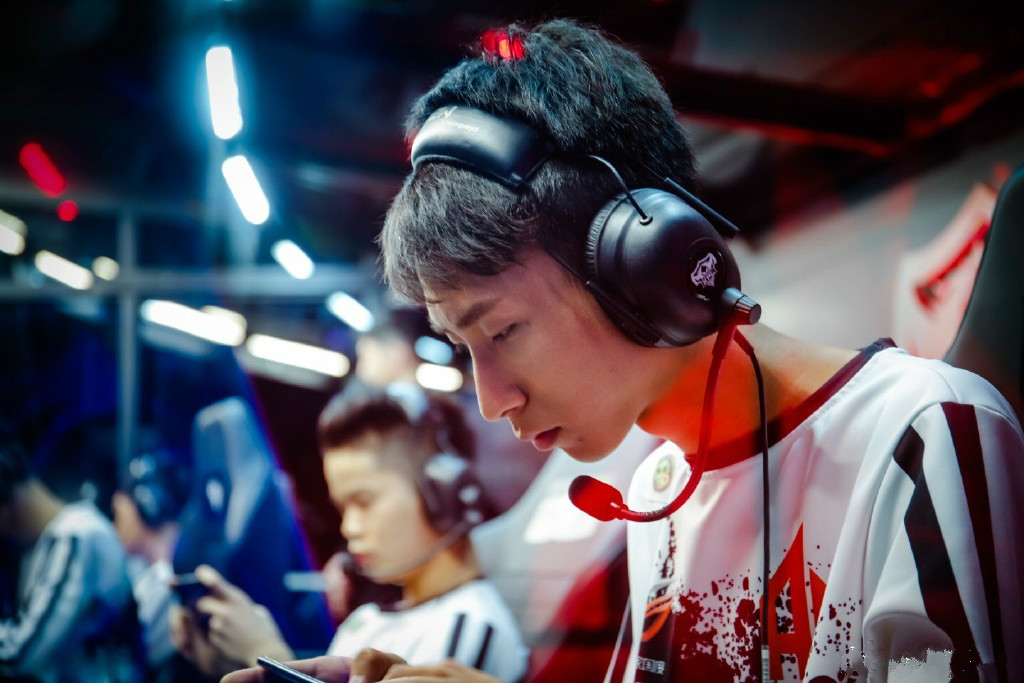 王者荣耀:梦泪李白打穿kpl的3大原因!没学会都不敢买凤求凰!