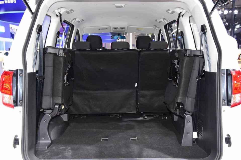 比五菱宏光还能装，大7座MPV拉货载人，仅4.89万，让五菱都发抖