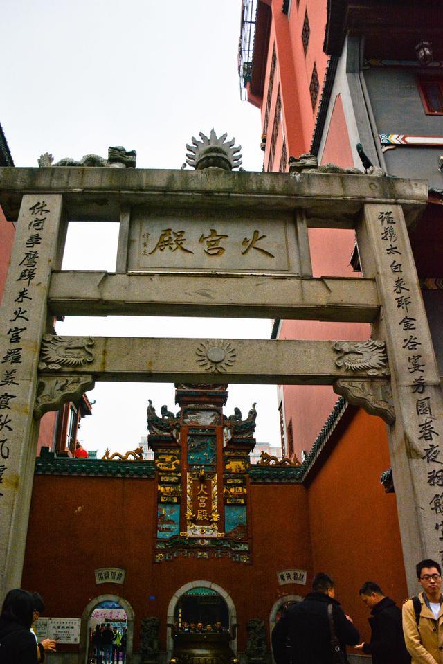 本地人都觉得坑, 但外地人趋之若鹜, 3元就能吃上