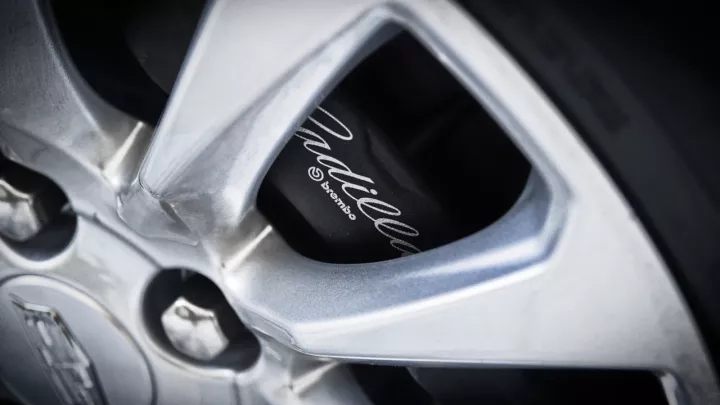 曾经最优雅的美系豪华大轿车，“换脸”后能干掉5系、E级吗？