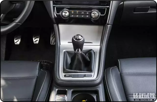 【试驾】666！这台国产最强1.6T轿车，加速性能秒杀GTI！