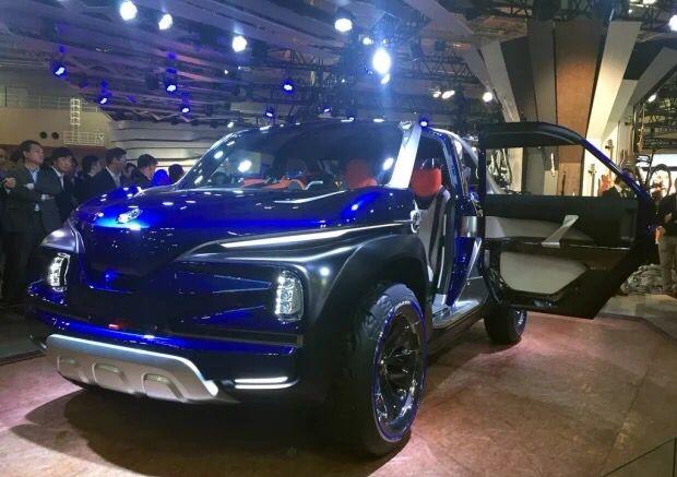 你见过摩托车版的皮卡吗？方向盘在中间！不愧是雅马哈的作品