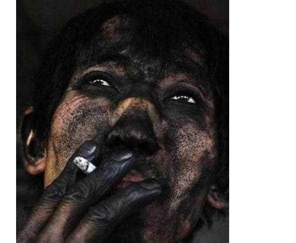 农民工干最苦最累的活他们的午餐却是这样心酸