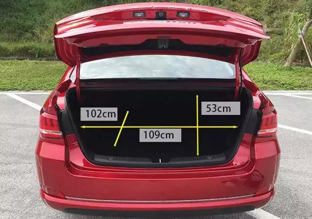 试驾绅宝D50, 7万起顶配不到10万, 性价比还是不错的