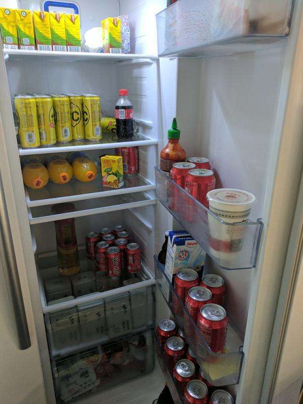 冰箱塞满,半小时后是这样的:网友a:如果你在一个免费提供零食的公司