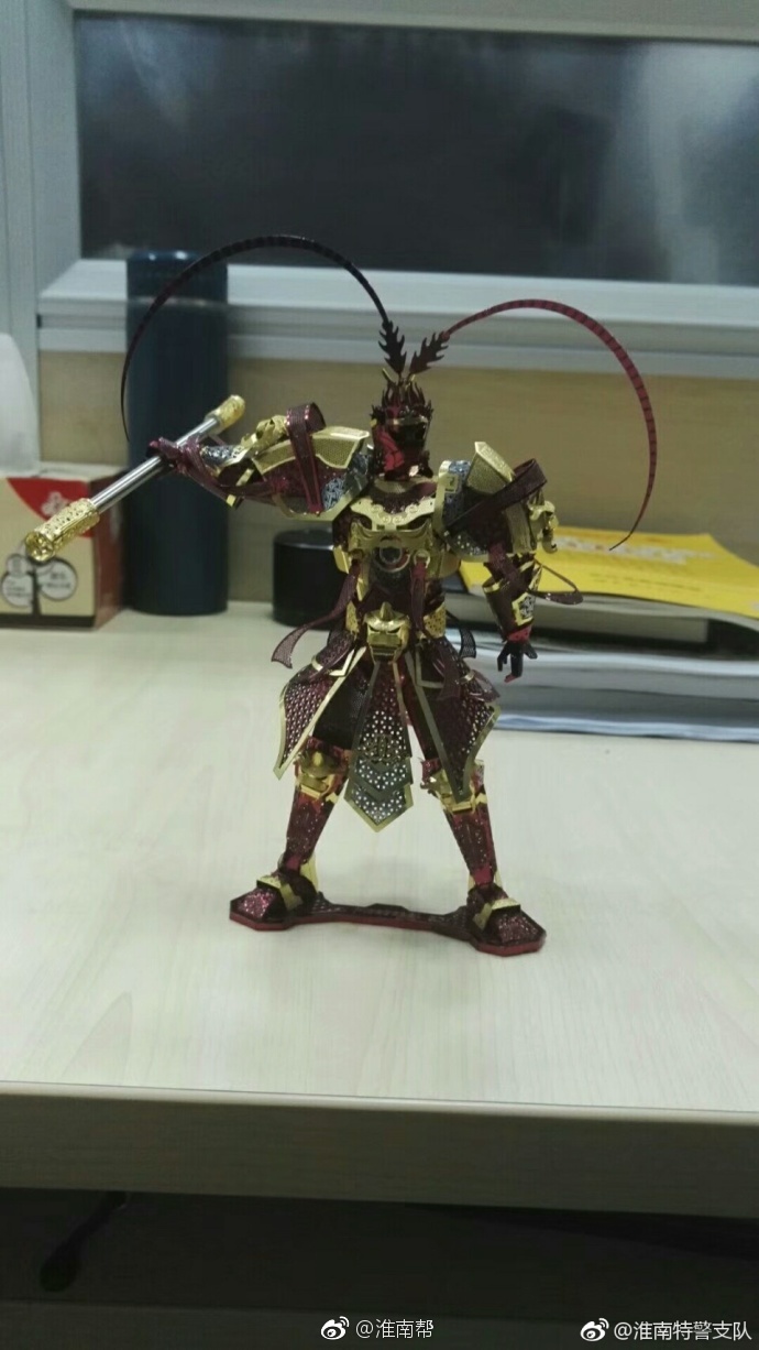 张飞绣花特警叔叔也是手艺人