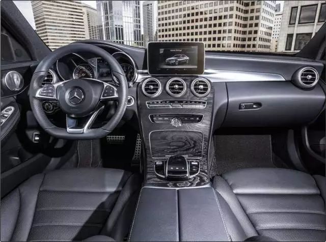 成功男人标配，近2年销量最火的豪华B级车，口碑原来是这样！