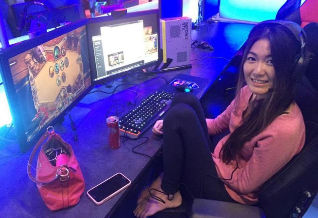 kaypealol 知名电竞主播相信很多人都不陌生dizzykitten 喜欢dizzy