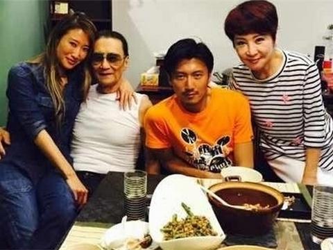 谢霆锋大方送老爸妹妹豪宅,对两个儿子的付出