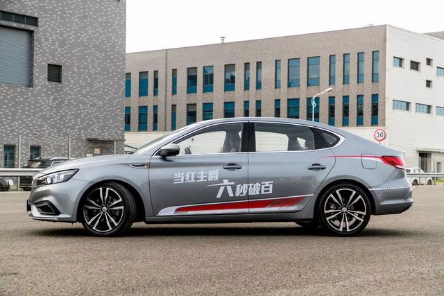 6秒破百的全新名爵6碾压高尔夫GTI，让思域和昂克赛拉看不到尾灯