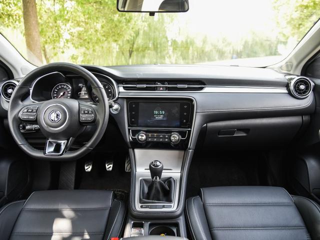 全身无槽点的运动轿车，思域比他慢、马3挺担心，只要10来万！