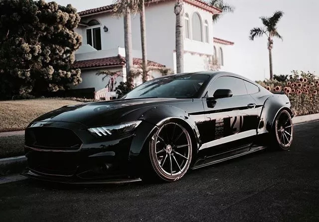 比野马还帅的黑武士肌肉车,这是目前最霸气的科迈罗改装案例!