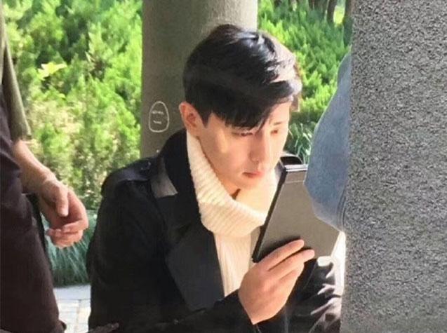 迪丽热巴新戏造型曝光不改老毛病,粉丝直呼没救了