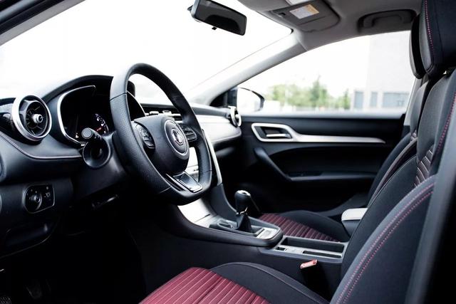 6秒破百的全新名爵6碾压高尔夫GTI，让思域和昂克赛拉看不到尾灯