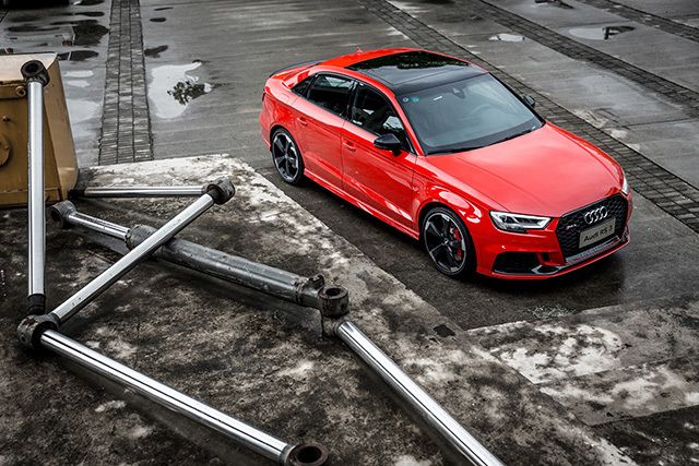 感受赛道速度  试驾奥迪TT RS/RS 3