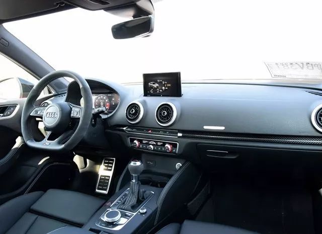 感受赛道速度  试驾奥迪TT RS/RS 3