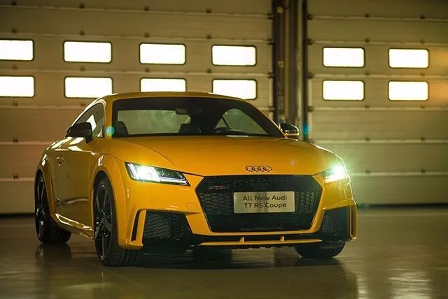 感受赛道速度  试驾奥迪TT RS/RS 3