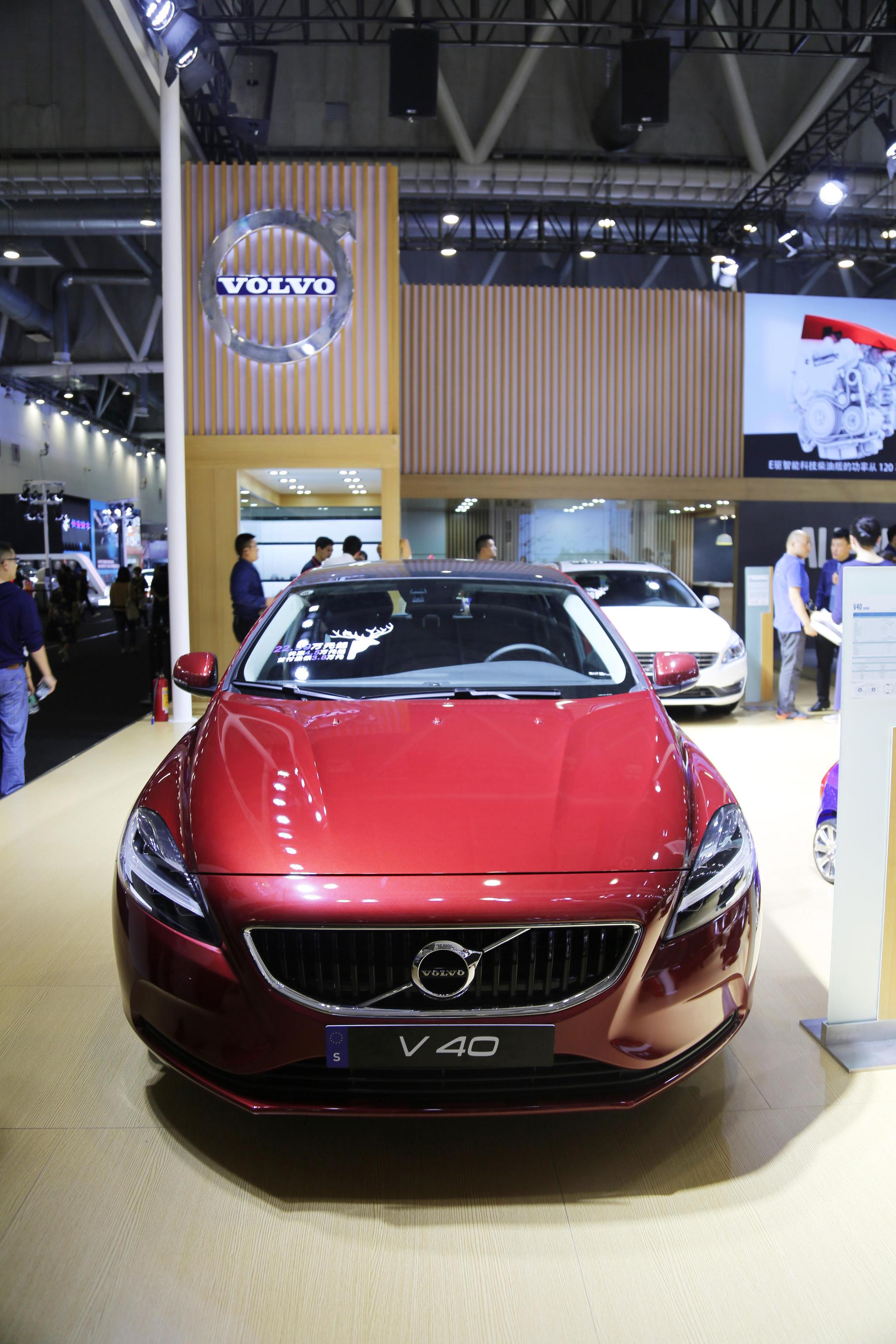 沃尔沃v40,25万级别紧凑型轿车,车展实拍!