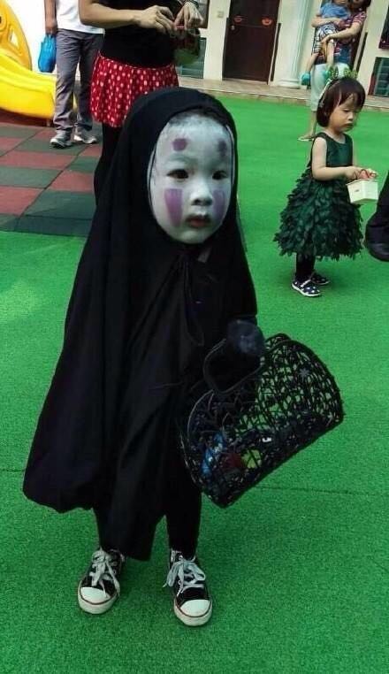 这只叫keki的狗狗pk万圣节爆红的无脸男萌娃_新浪看点