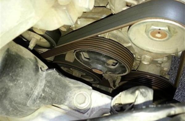 路上电瓶灯亮了，真的可以继续开吗？得分情况